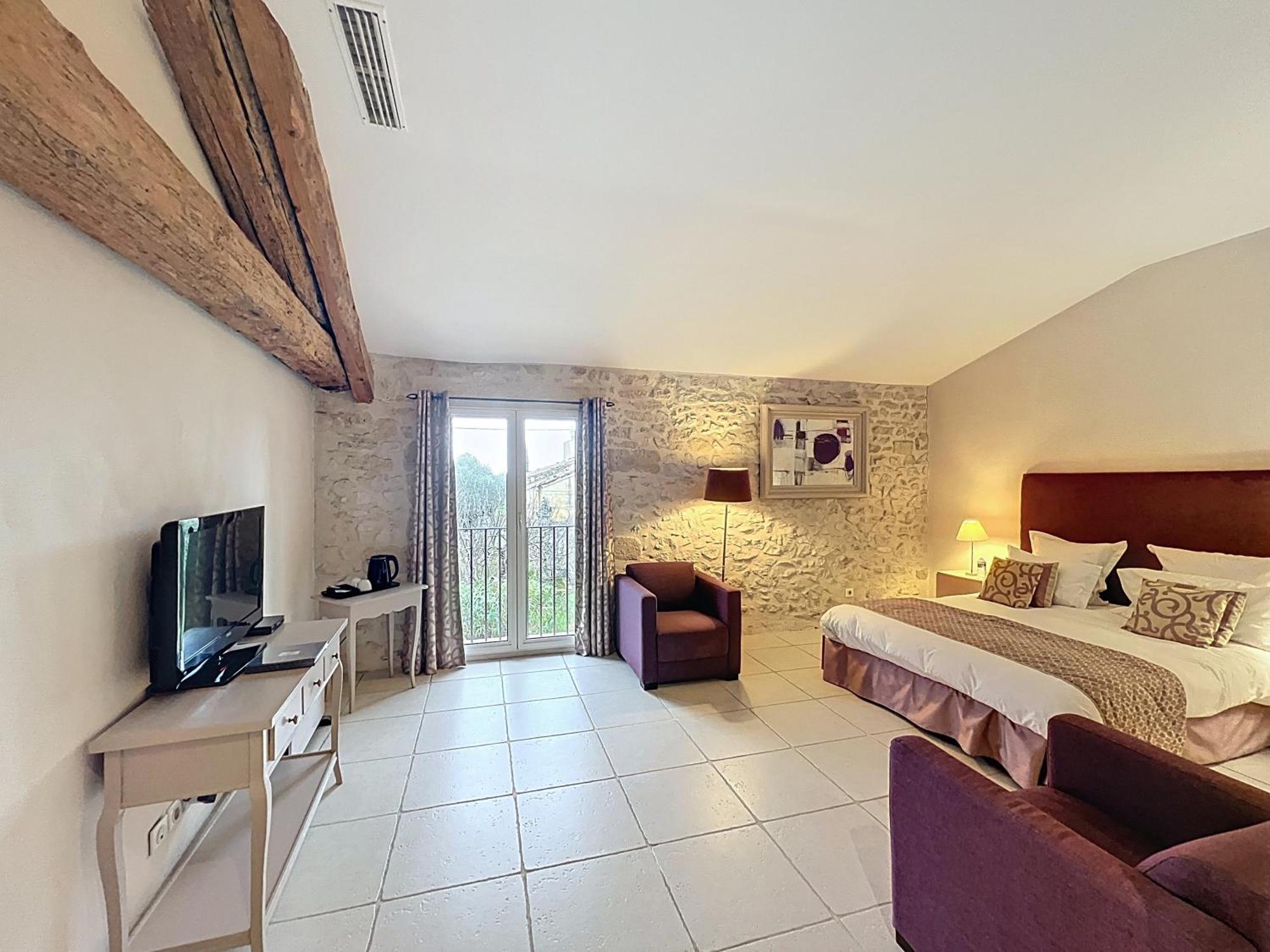 Chambres D'Hotes La Maison De Leonie Collias Экстерьер фото