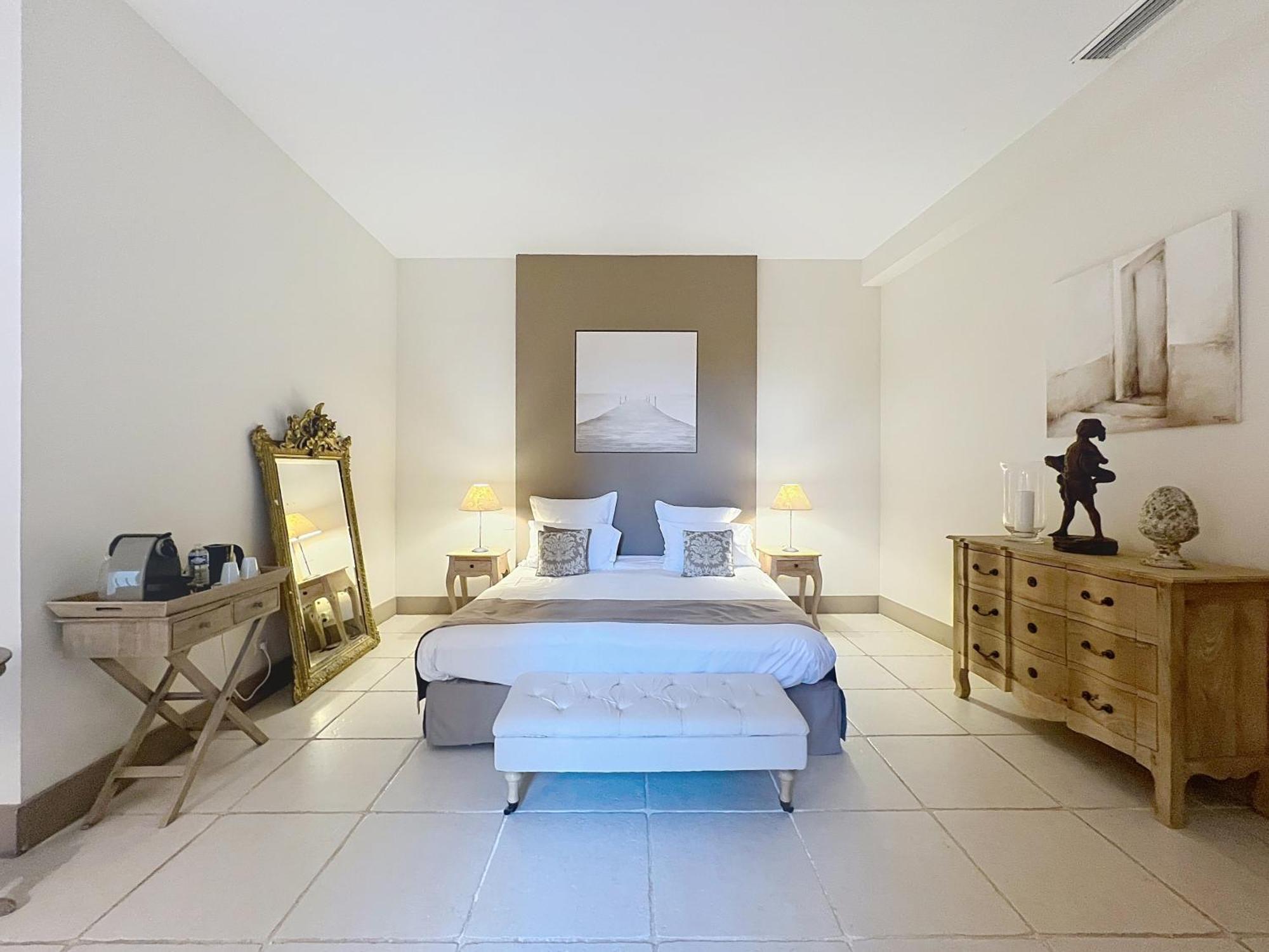 Chambres D'Hotes La Maison De Leonie Collias Экстерьер фото